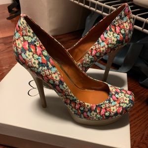 Jessica Simpson 4 inch Floral Platform heels